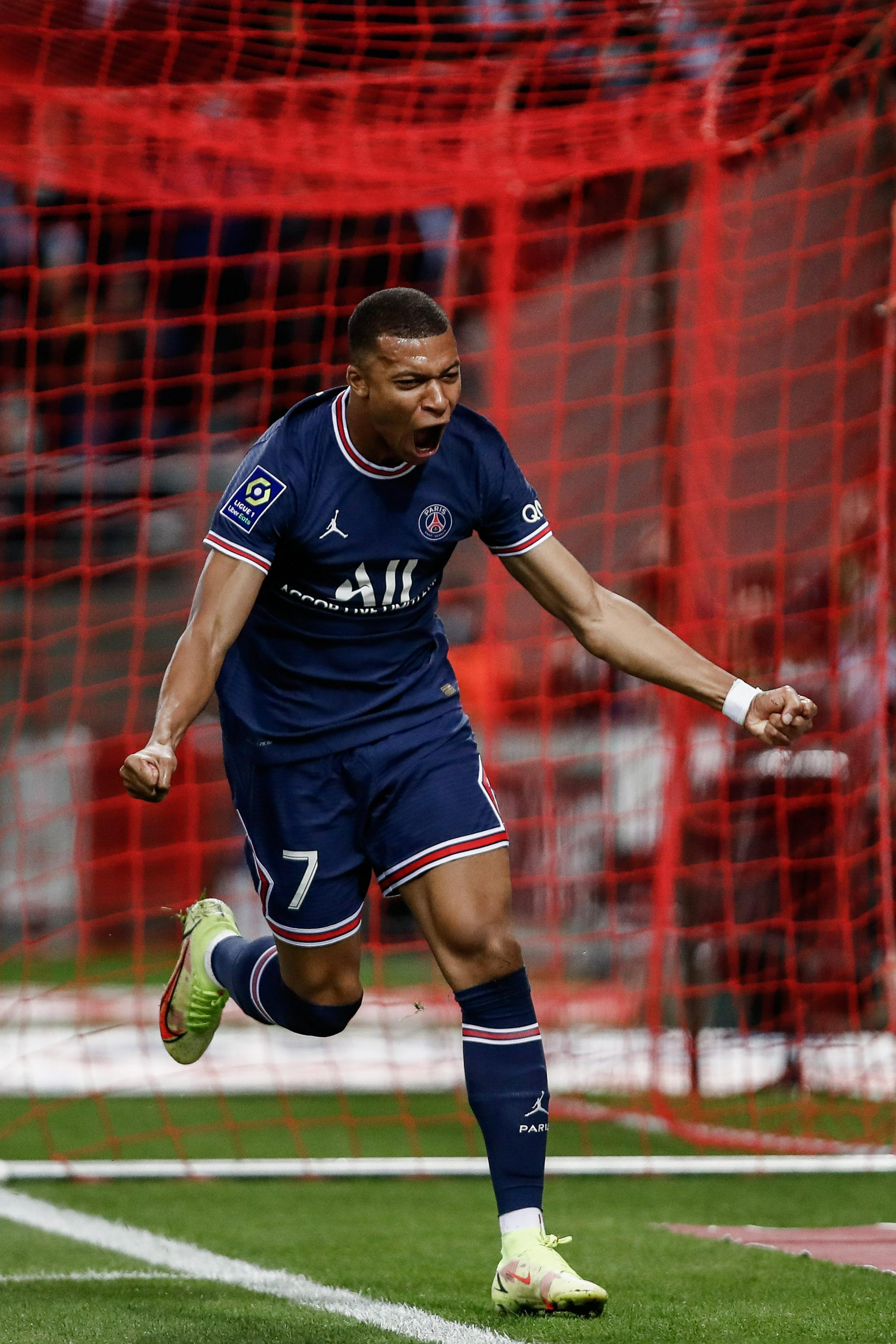 摩洛哥主帅：阿什拉夫是所有人的榜样，目前的康复进程很顺利（摩洛哥主帅：阿什拉夫堪为众人楷模，康复进展顺利）