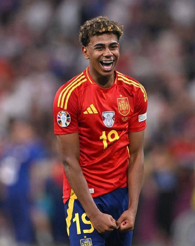 英超球员专访：萨拉赫谈赛季目标,（英超独家专访：萨拉赫畅谈本赛季目标）