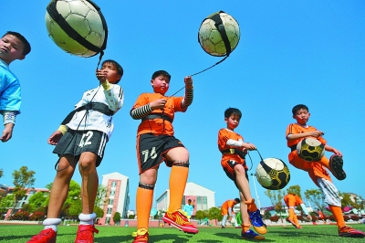 意甲半场：拉比奥世界波，托莫里送点，都灵2-1米兰