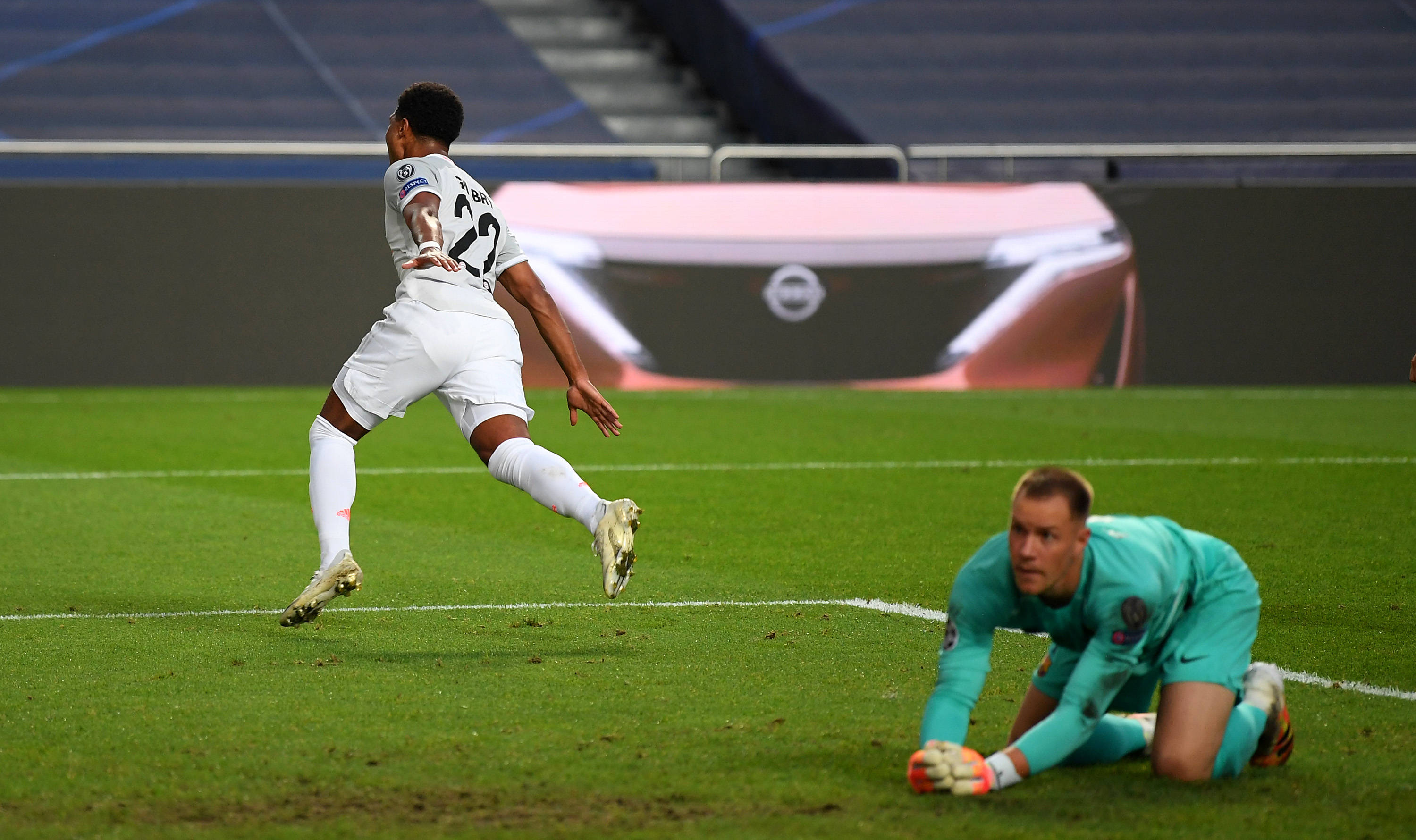 官方：川崎前锋正式签下清水心跳26岁边后卫山原怜音（川崎前锋官宣：清水心跳26岁边后卫山原怜音加盟）