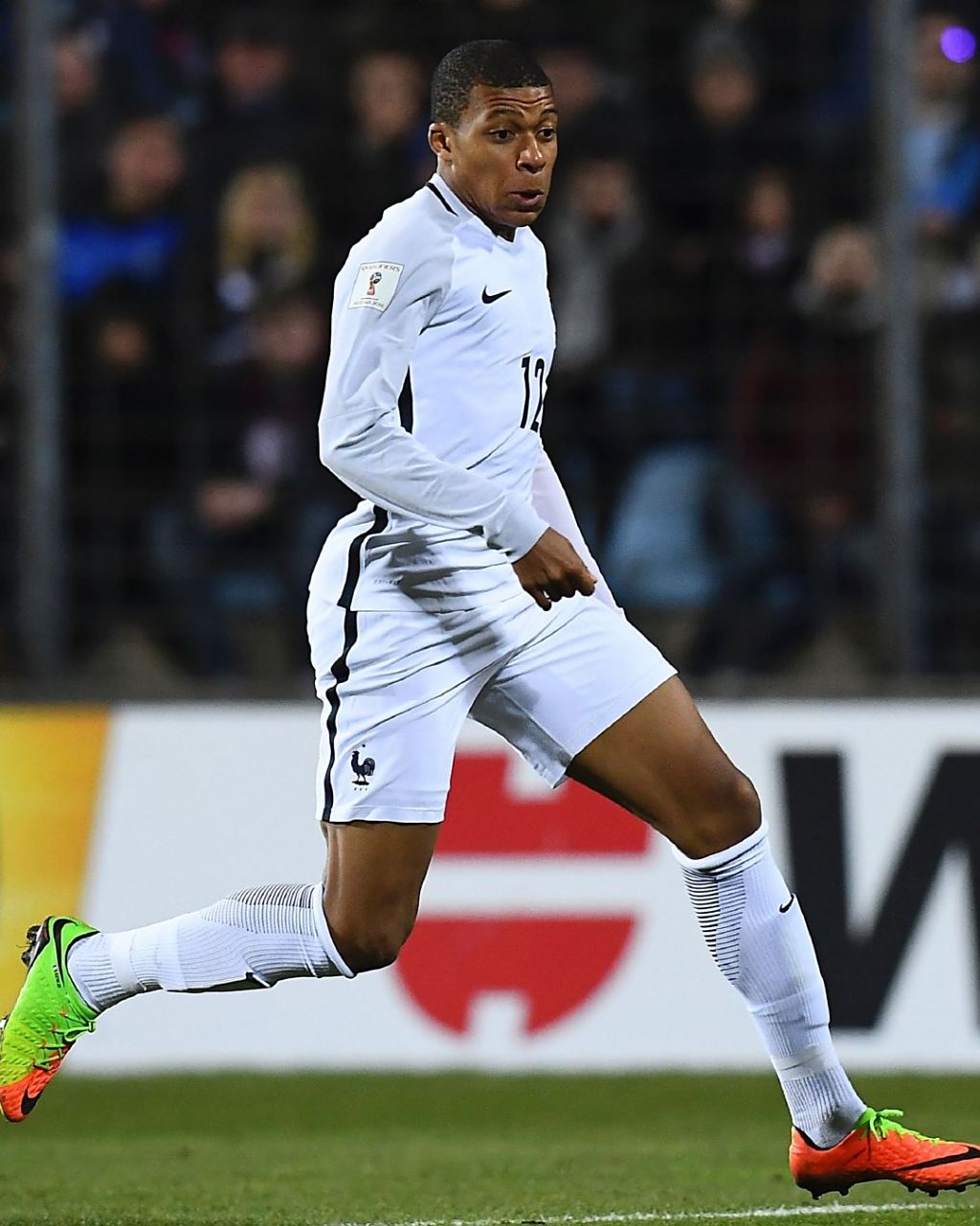 施洛特贝克批队友：大家各自为战，替补登场的球员还一直丢球